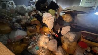 ゴミ屋敷を業者に頼むのが恥ずかしい方へ｜札幌で近隣にバレずに依頼する4つの工夫